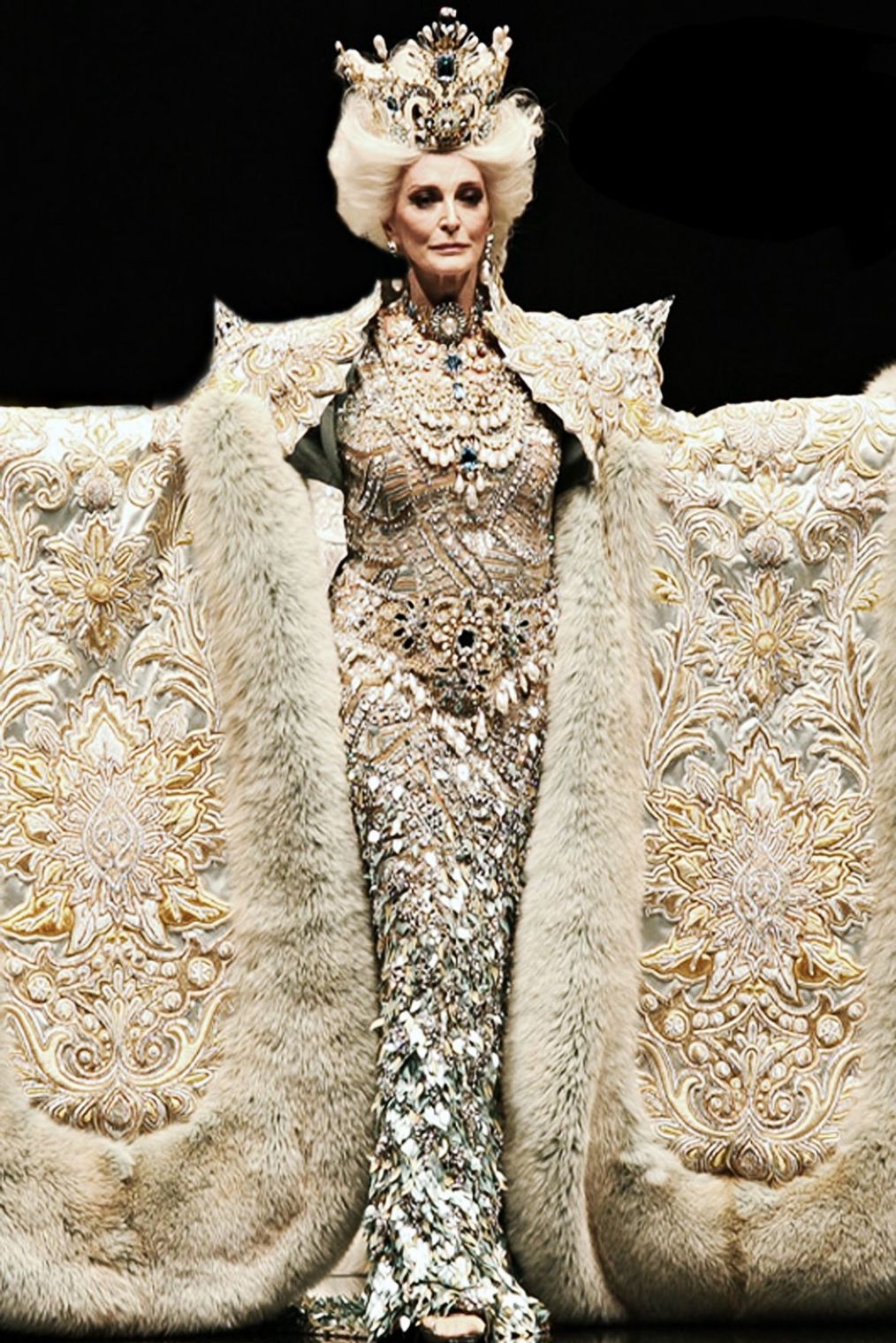 卡门：“时尚老妖精”，2次破产3次离婚，89岁的时尚的宠儿