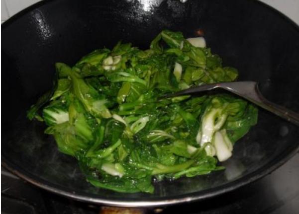 菜炒咸了怎么弄淡,腊腊肠腌咸了怎么做才能咸淡正好