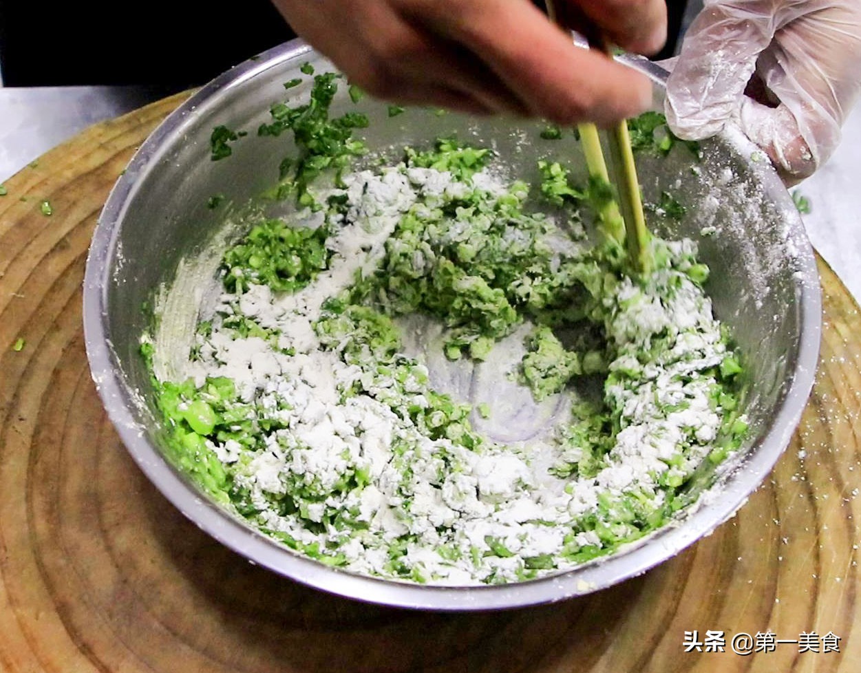 学做杂蔬烩丸子,砂锅丸子怎么做好吃又简单