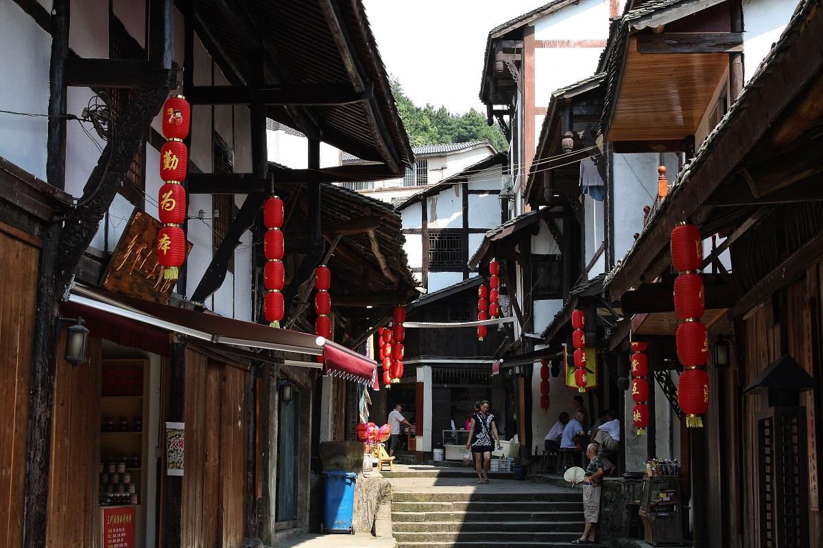 国内最值得去的11个古镇,中国的哪些著名的古镇好玩