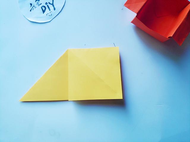 纸箱折纸恐龙全身的方法,简单纸箱做坦克折纸教程