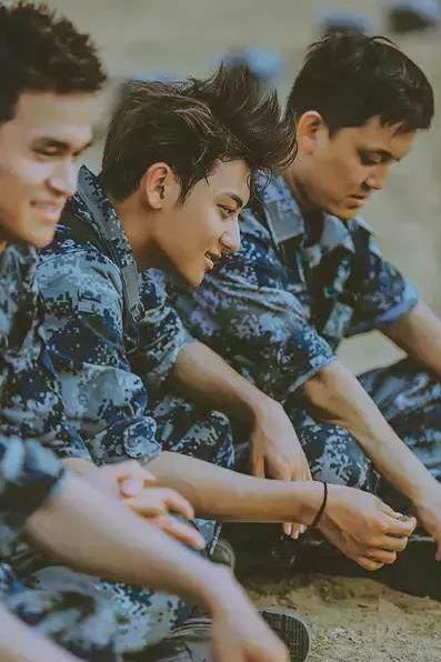 被黑粉黑出感情的明星,那些曾经被全网黑的明星