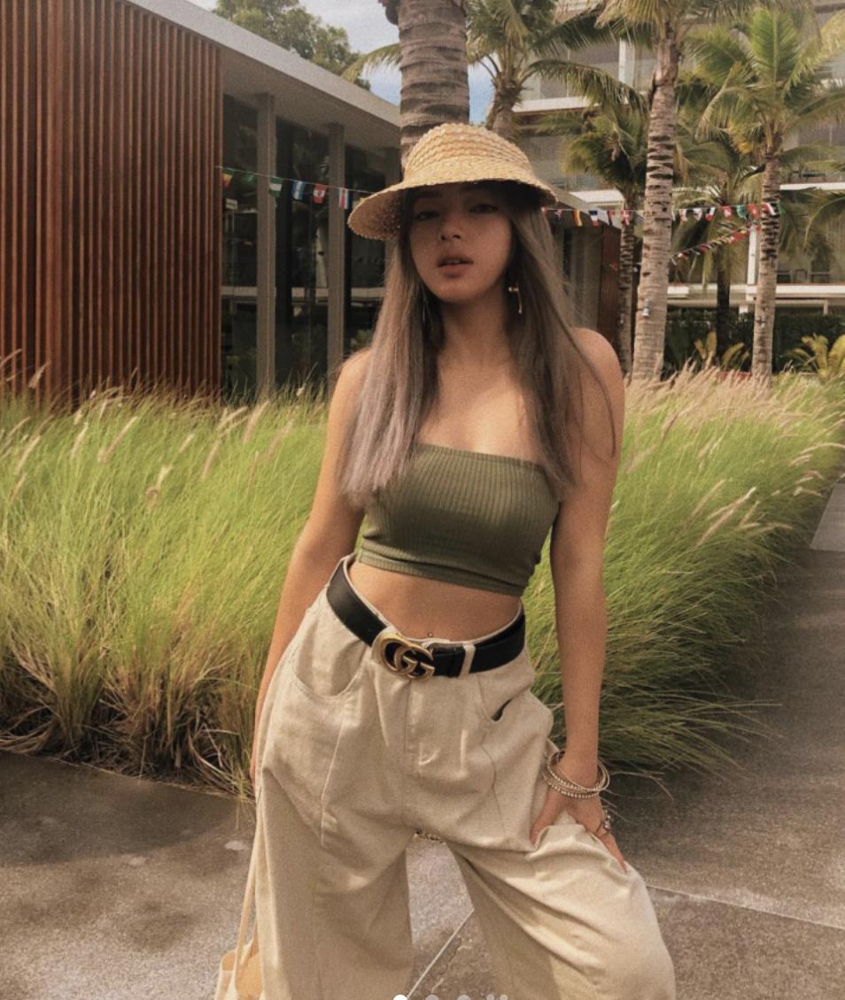 宋慧乔穿黑色v领,35岁宋慧乔穿搭