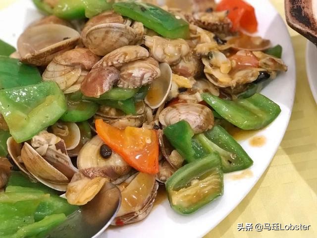 澳门当地人吃的蛋挞,在澳门吃着蛋挞超开心