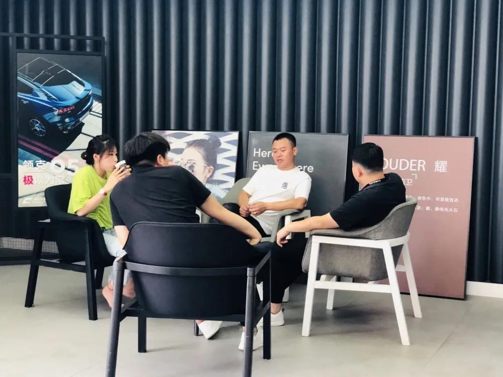 年中狂欢燃情high购 (燃情high购年中狂欢)