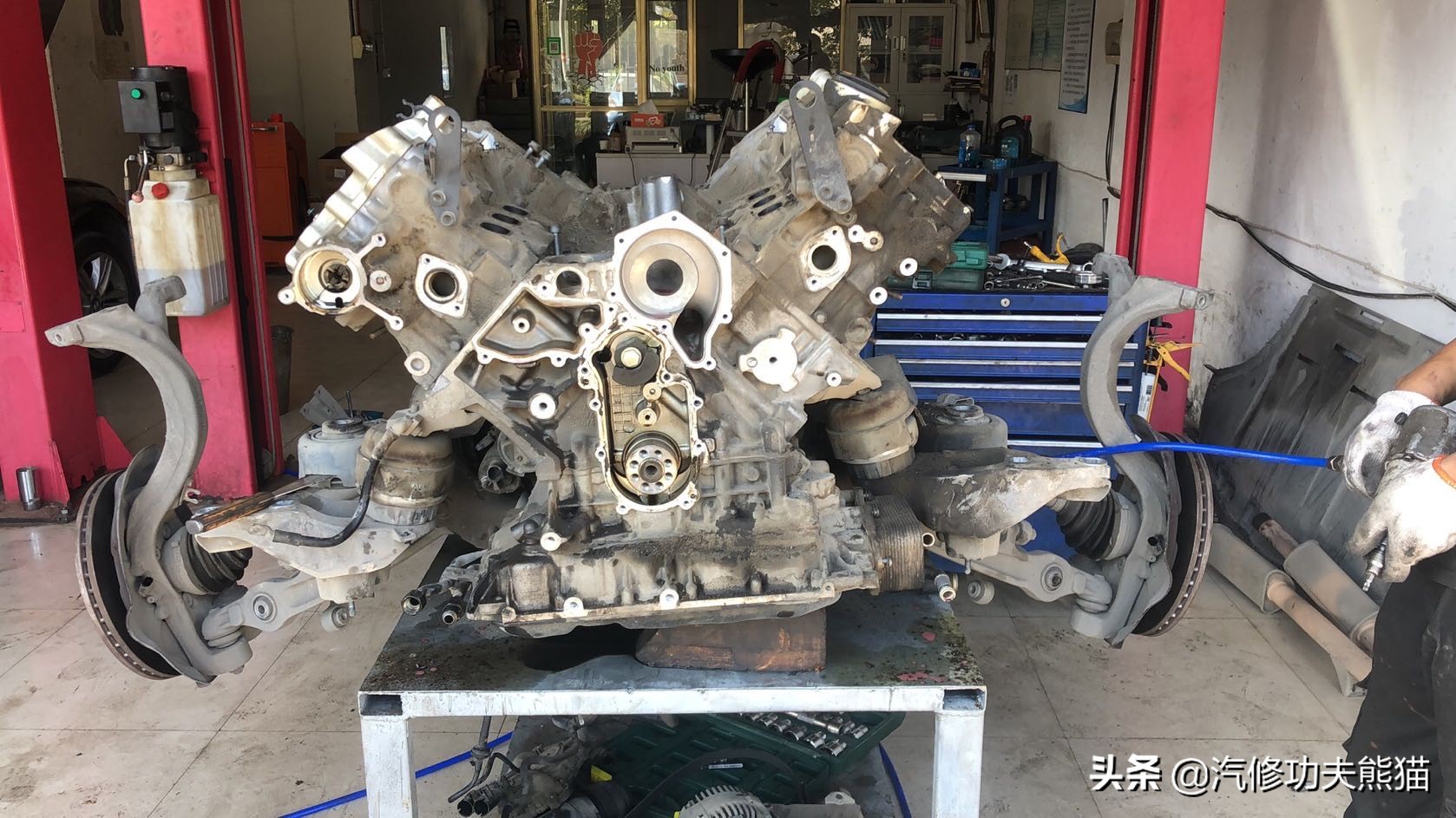 奥迪a6l2.4免拆烧机油处理靠谱吗,奥迪a6l2.4烧机油大修注意事项