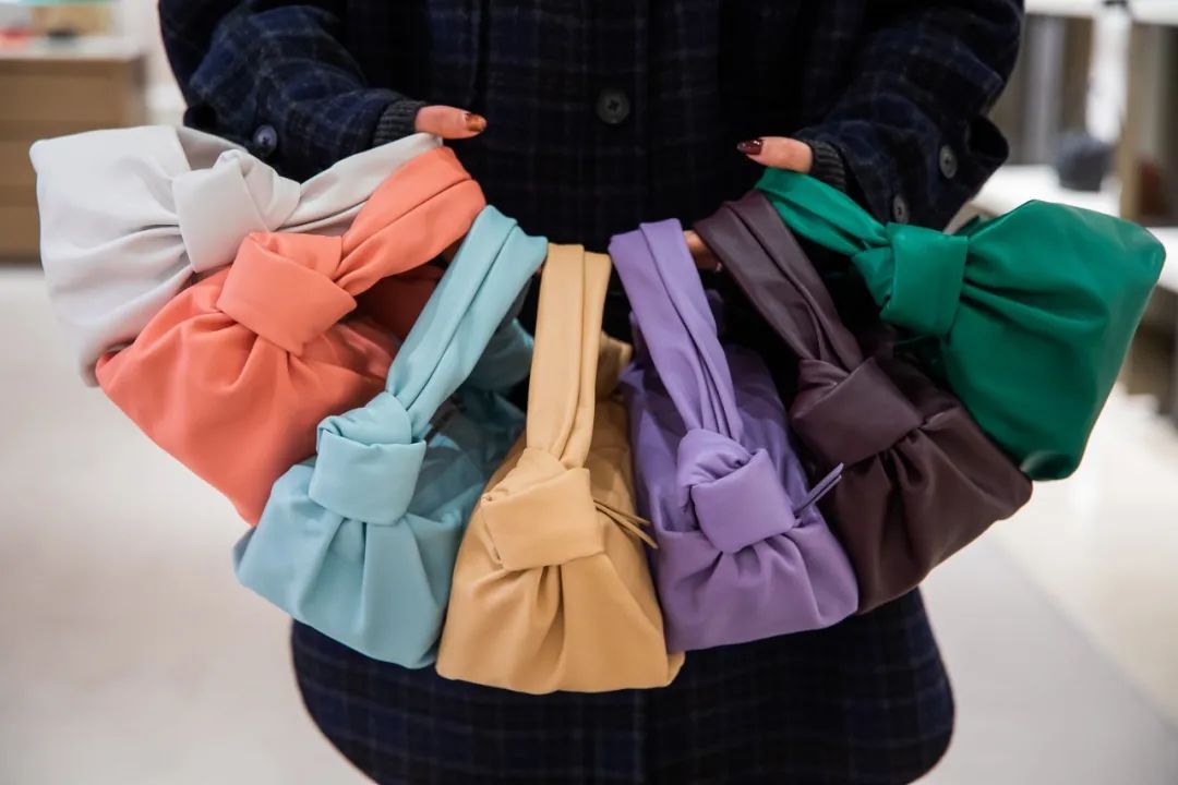 仁恒宠粉日省大钱攻略，年度最想买的包低至5折！