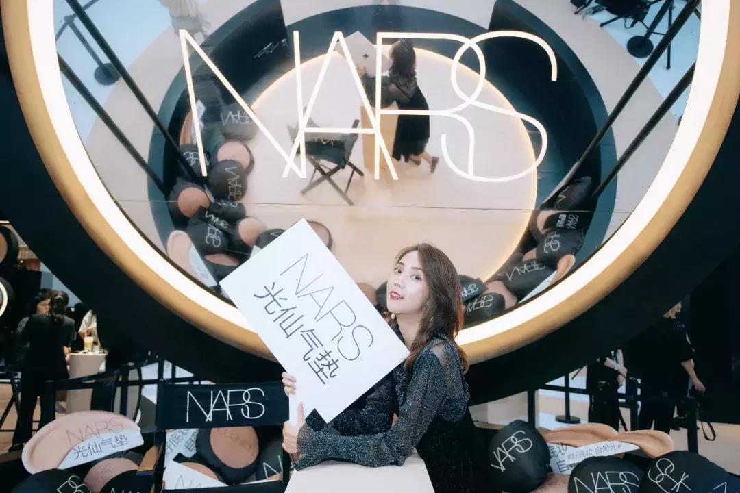 nars彩妆视频,号称彩妆界老司机的nars
