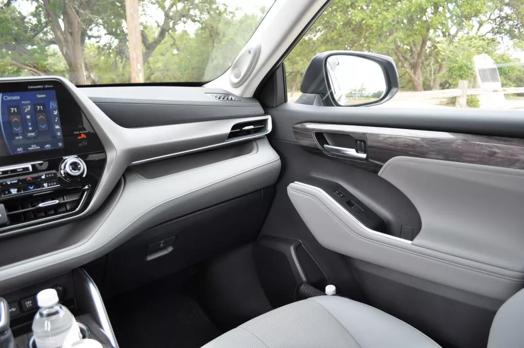 试驾汉兰达2022款,汉兰达两驱精英7座试驾视频