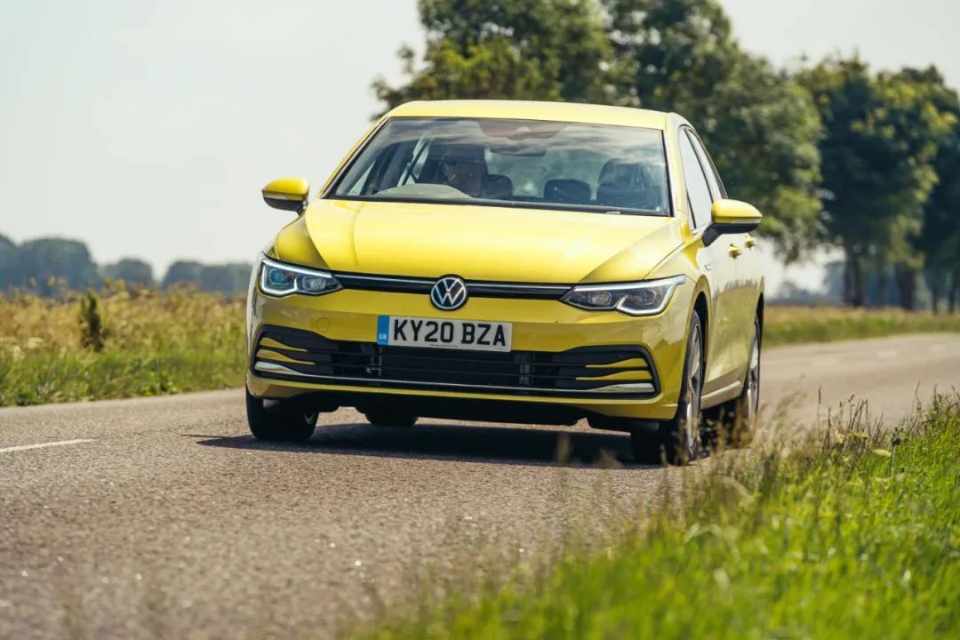 高尔夫8香不香,高尔夫8要买珠光白还是月岩灰