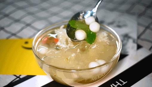 中国人不爱玻璃餐具？百年品牌打破传统，网友：一边说不好看还买