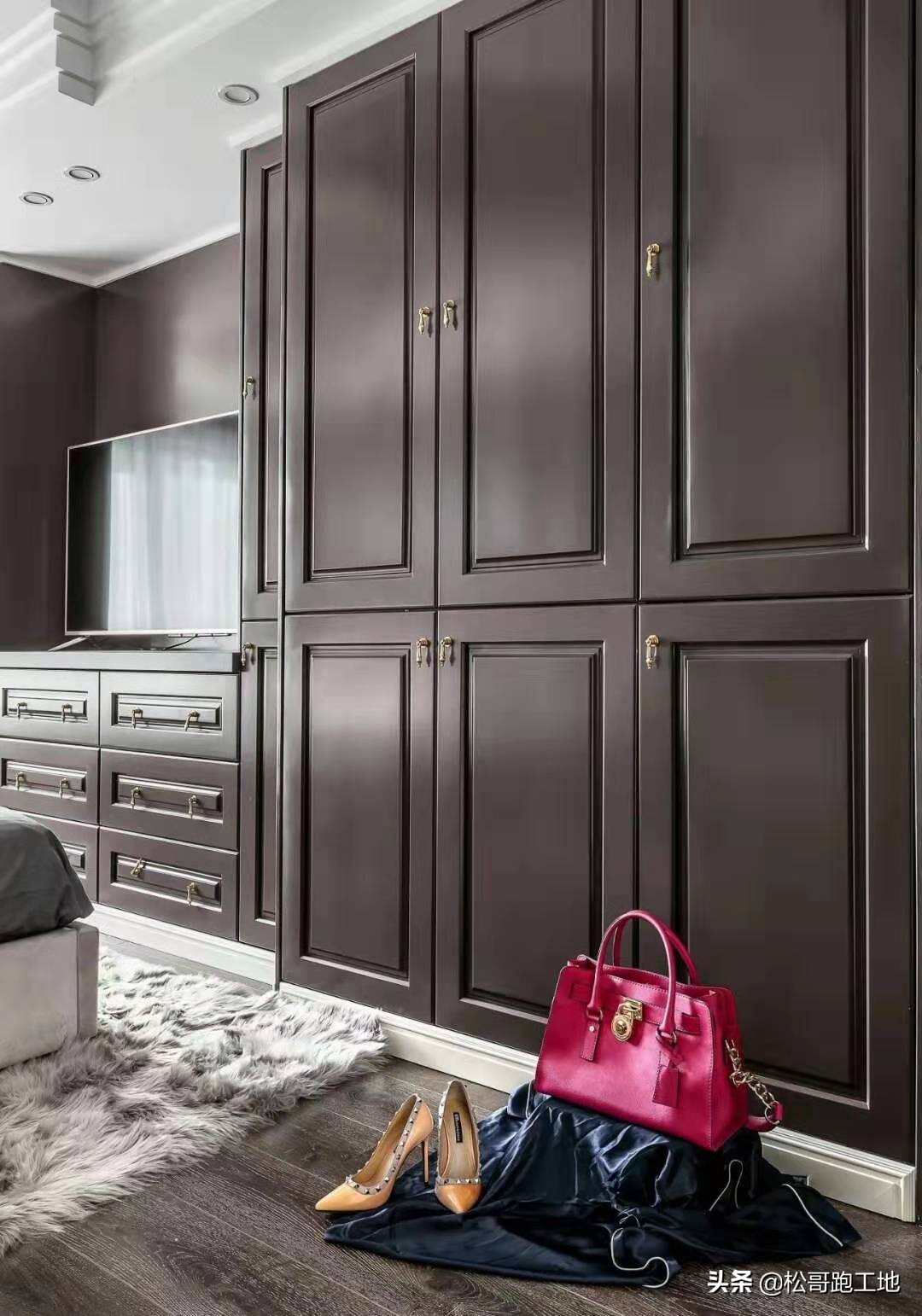 避免入坑自己,定制衣柜门板材一般选哪种