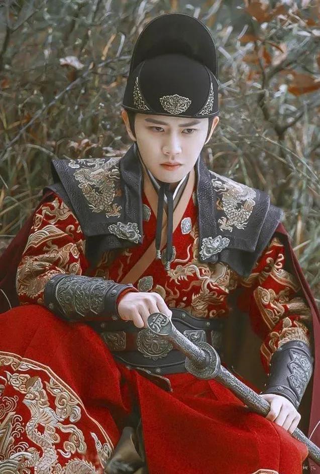 厚刘海遮挡脸型,厚刘海遮住眼睛