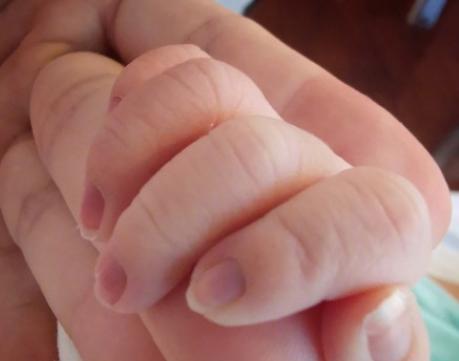 顺产妈妈的全过程到底有多痛？一组图带你明白：什么叫为母则刚