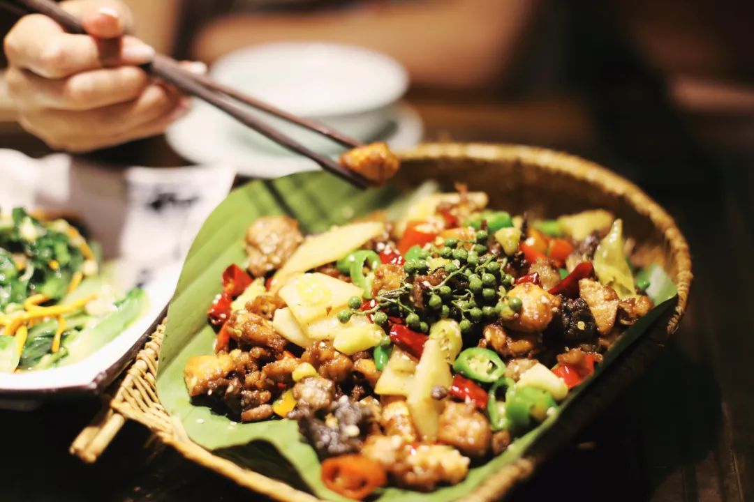 云南大理古城逛吃,大理好吃的特产哪里买最便宜