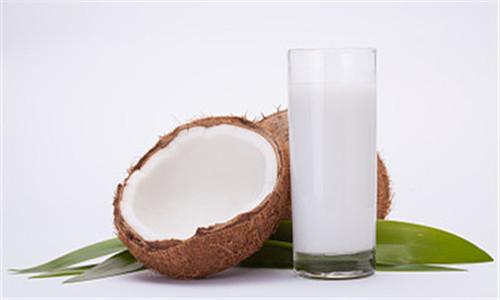 椰树牌椰汁爆火体现的健康美,椰树椰汁被指虚假低俗宣传