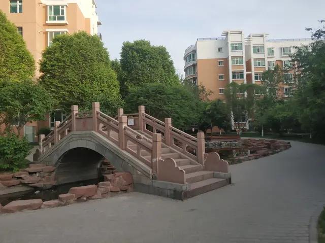 绿地城二期绿化乌鲁木齐,乌鲁木齐中海万锦公馆绿化环境