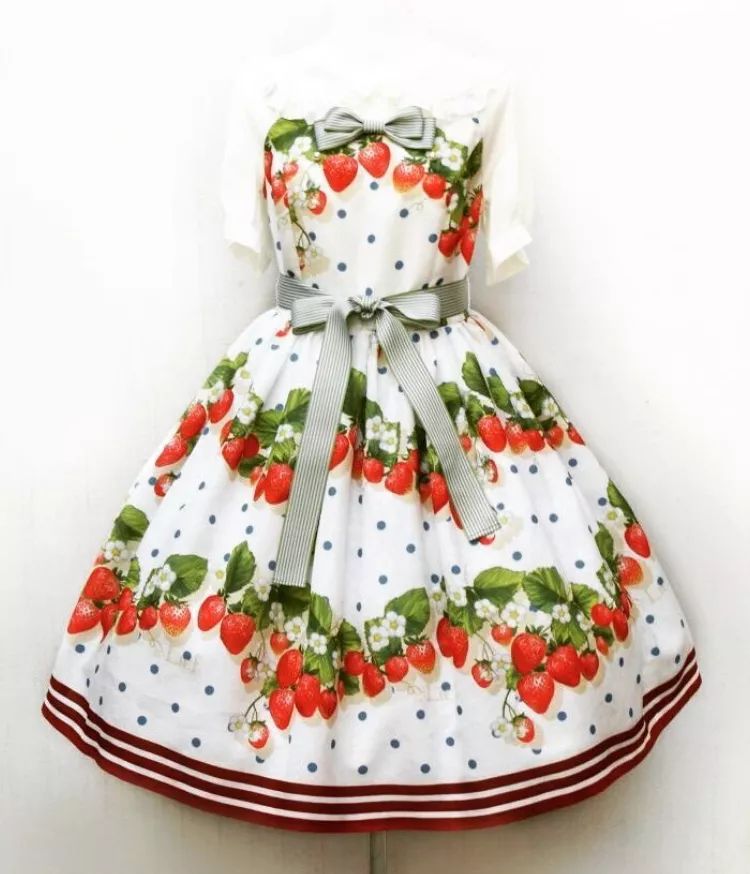 黑色洛丽塔洋装,藕粉色洛丽塔洋装