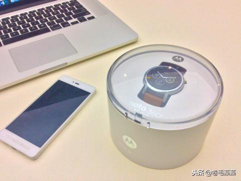 moto360一代和二代的对比,moto360二代和一代对比