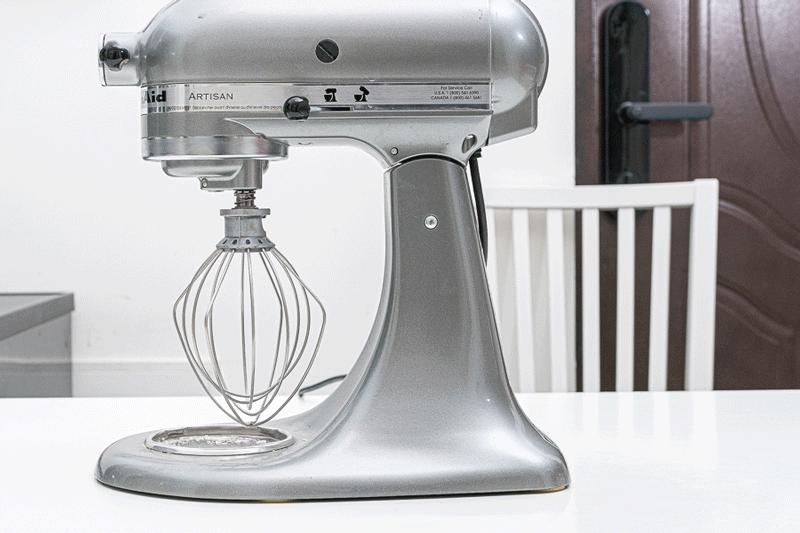 厨师机和烘焙机有什么区别,做烘焙要面包机好还是厨师机好