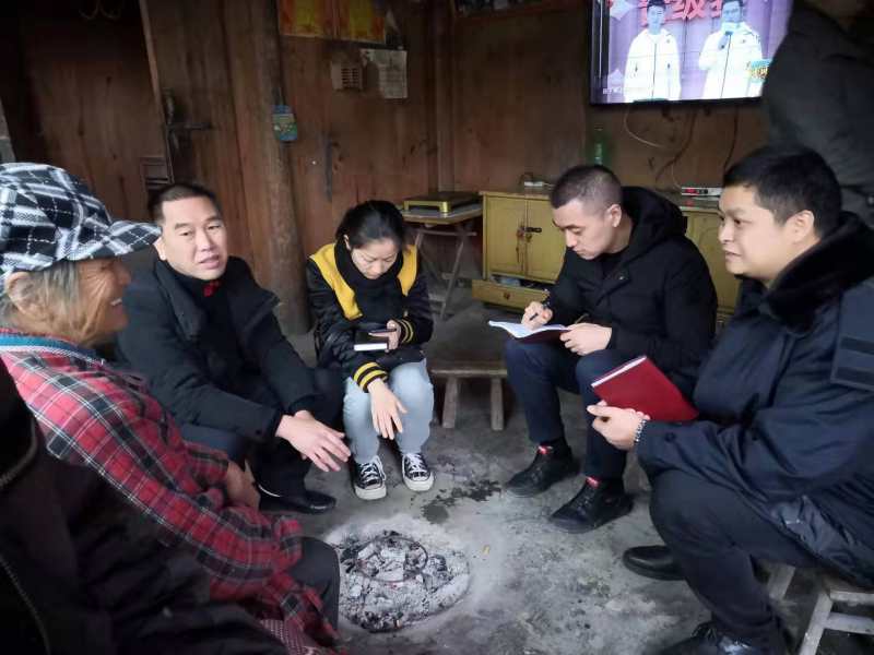 鐢ㄧ湡蹇冭创杩戠兢浼楃敤鑴氭涓堥噺姘戞儏,鐢ㄨ剼姝ヤ笀閲忔皯鎯呬互蹇犺瘹瀹堟姢骞冲畨