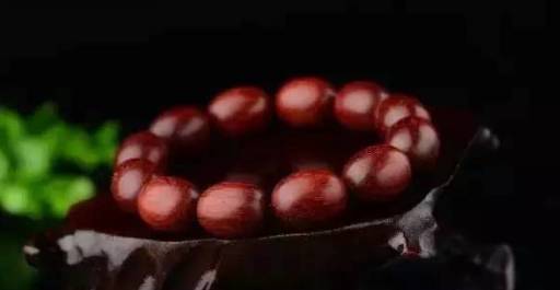 小叶紫檀手串哪种值得收藏,小叶紫檀手串款式推荐