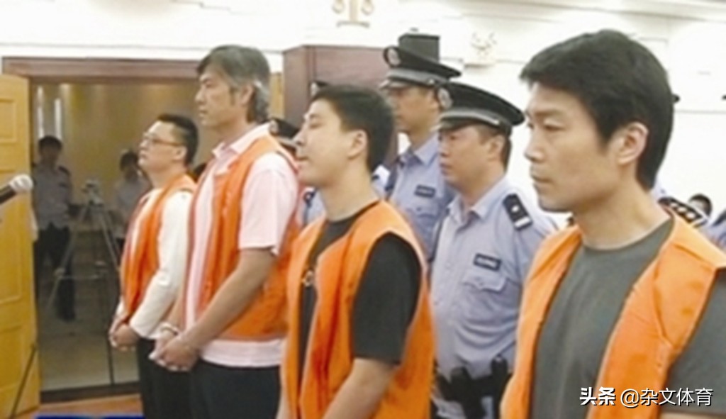 47岁前国脚迷途知返！曾击败齐达内获得季军，出狱后仍关注足球