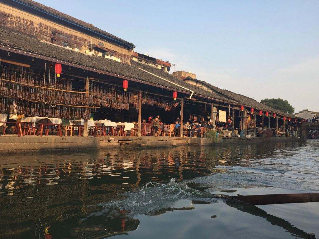 国内最值得去的11个古镇,中国的哪些著名的古镇好玩