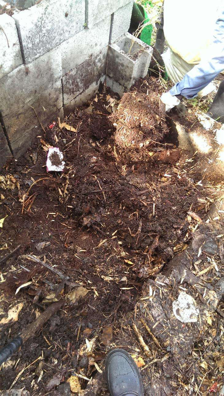 动物粪便堆肥的制作方法,怎么自己制作埋土里堆肥