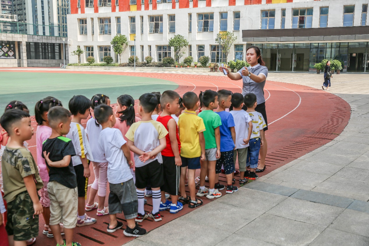 花果园第三小学报名需要什么,南明区花果园第三小学的活动