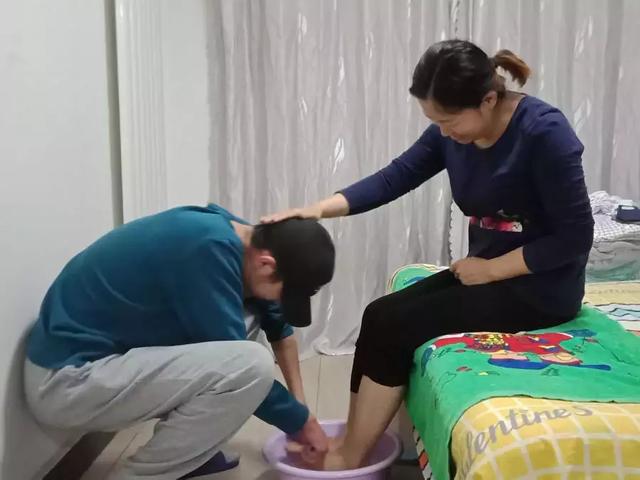 家有男孩应该怎样培养孩子,养育男孩的沟通技巧