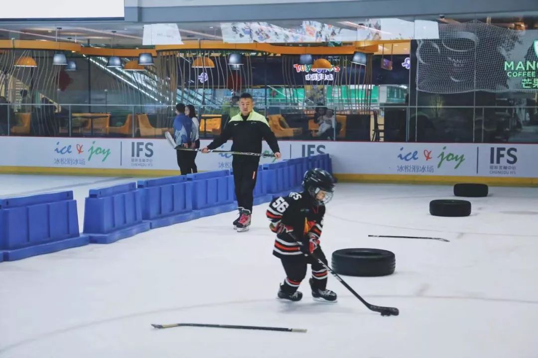 酷炫!圈粉成都娃的这些“贵族运动”到底“贵”在哪?