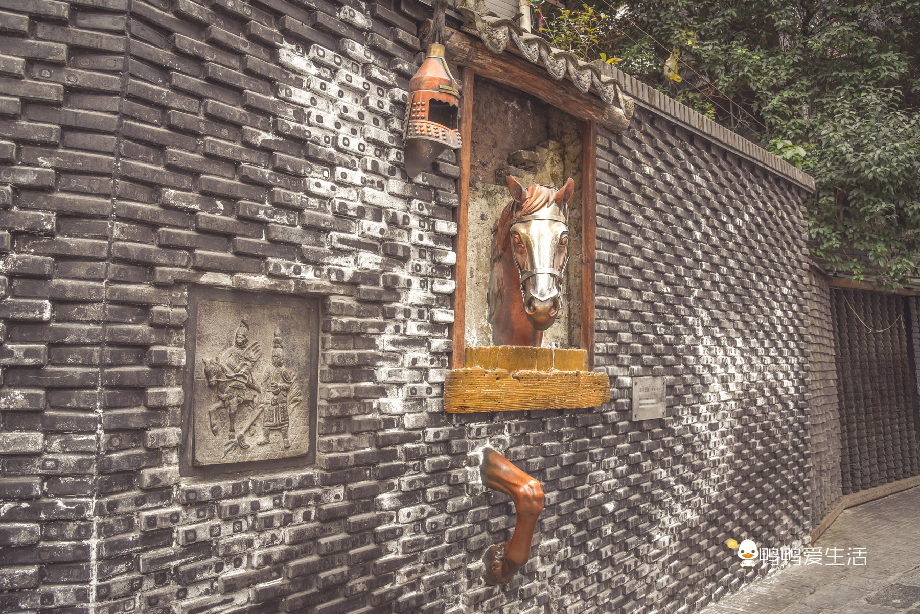 成都旅游必去景点推荐宽窄巷子,成都锦里和宽窄巷子哪个值得去