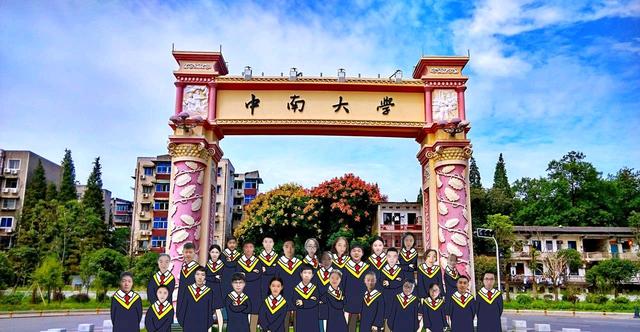 毕业季已经到来，不想去“摆地摊”的874万后浪，请看这