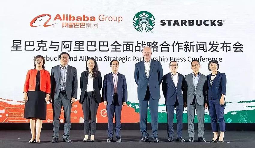 咖啡市场被分食，星巴克却还是那个体验至上的老顽固