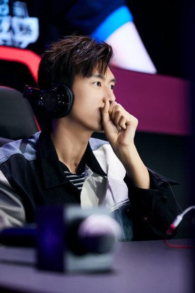 李现视频怼脸,李现直播怼脸镜头老皮