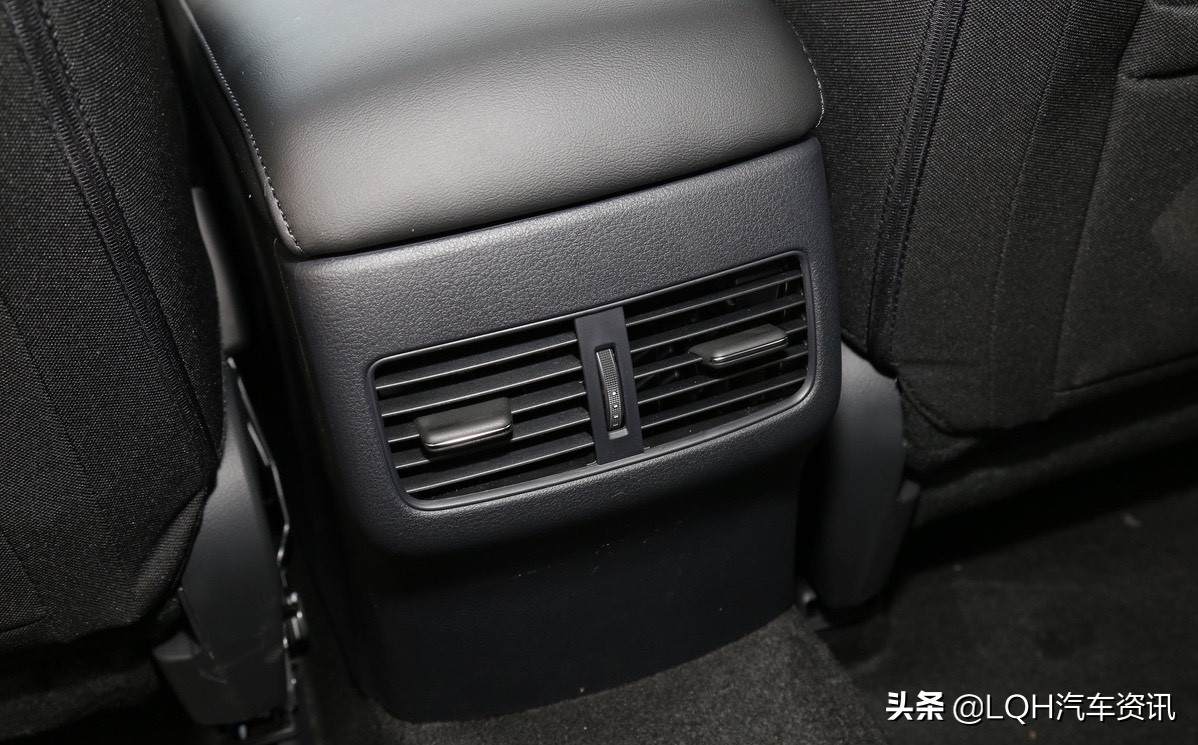 9.99万昂克赛拉可以自己加的配置,5万2千8的昂克赛拉