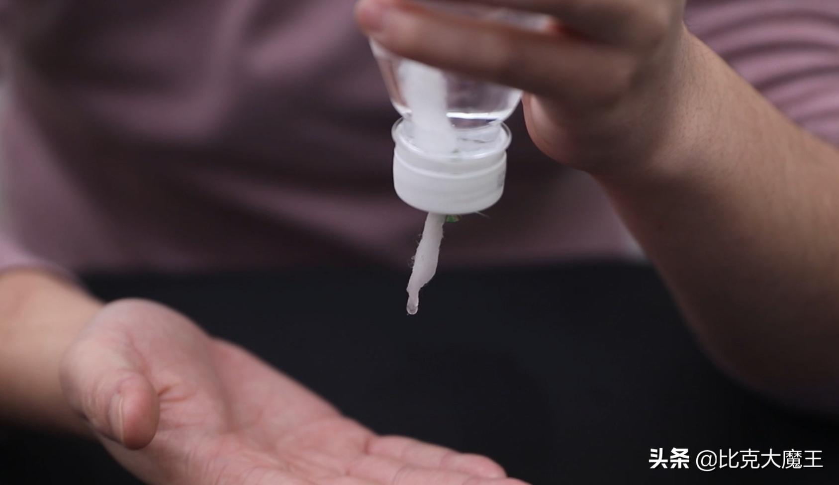 如何用塑料瓶做自动浇花神器,用塑料瓶做自动浇花器