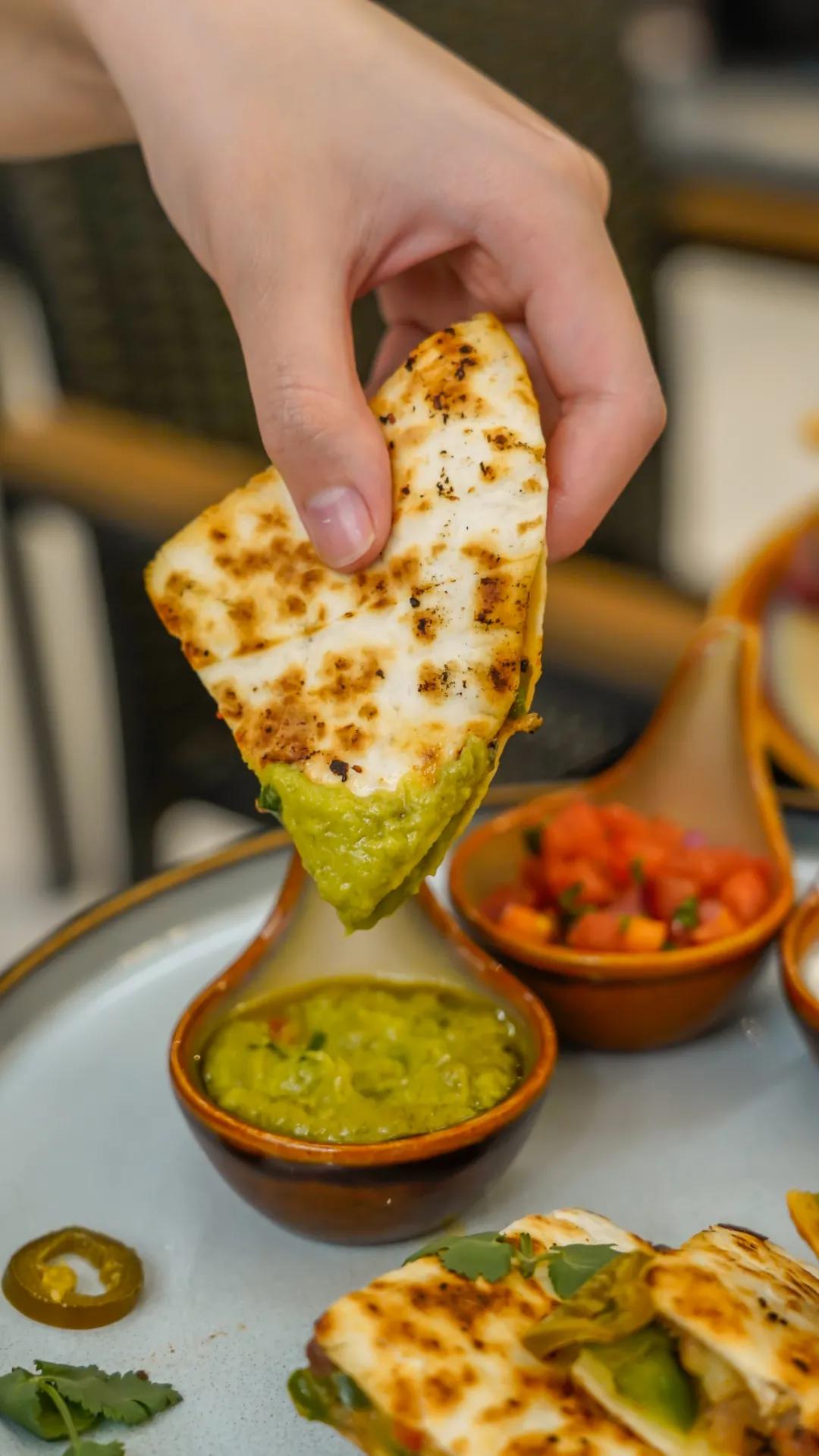 没想到,我竟被1个汉堡电到了……