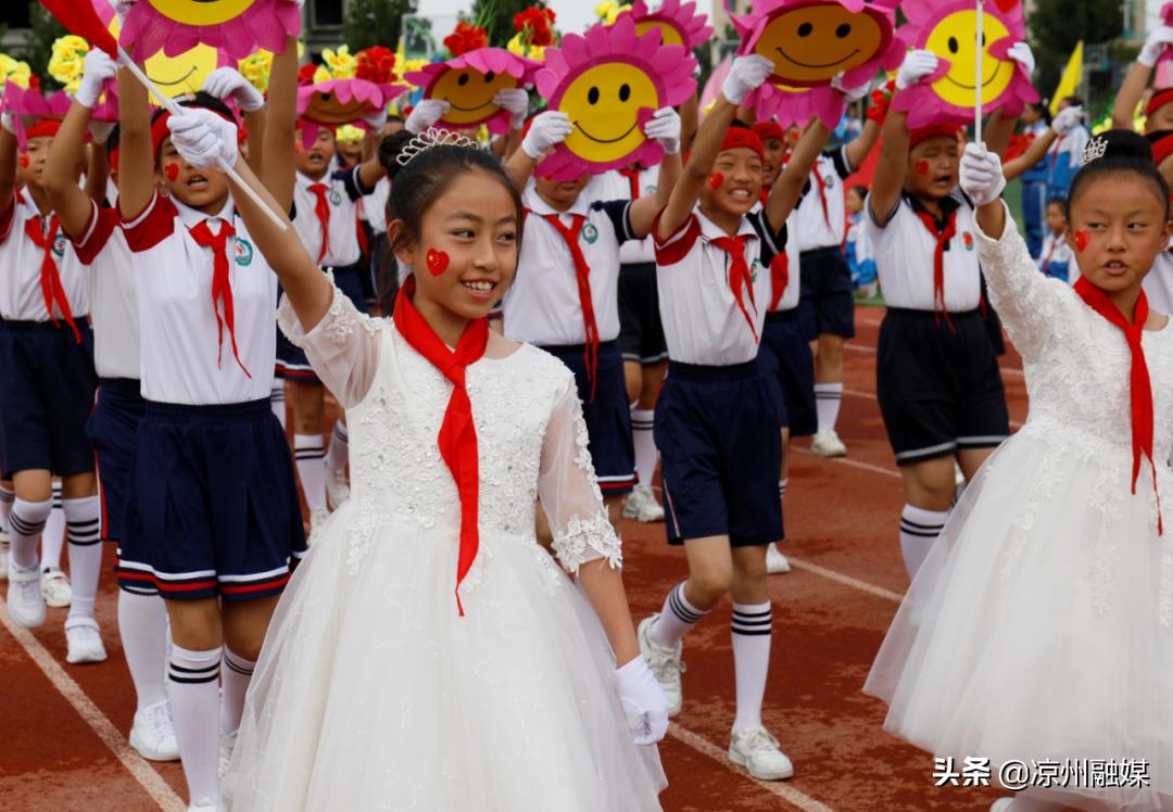 凉州区中小学幼儿园多种形式喜迎国庆