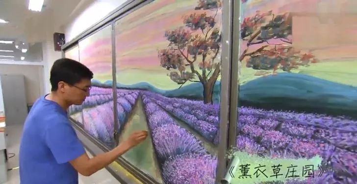 粉笔在黑板上画什么最漂亮,黑板报粉笔画技巧油画