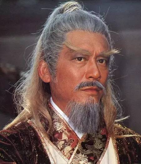 神雕侠侣最早版杨过和郭芙在一起,各版神雕侠侣杨过弹指神通救郭芙