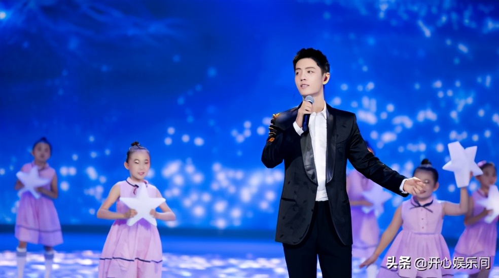 央视肖战夜空中最亮的星完整版,肖战重阳节晚会夜空中最亮的星