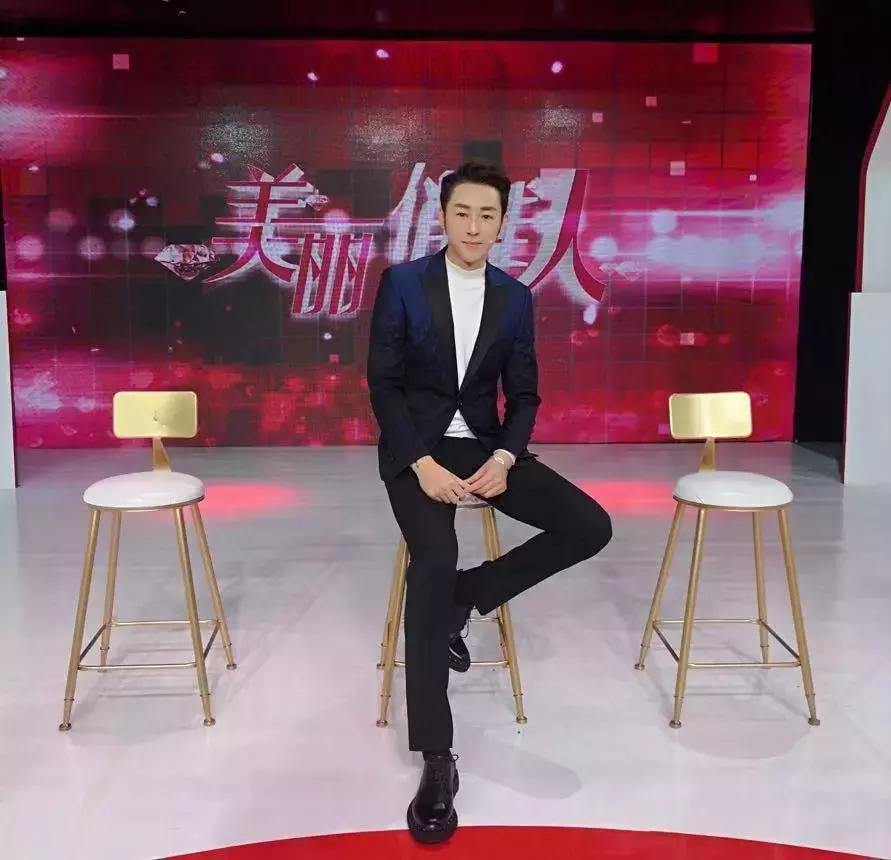 我和5个男美妆博主聊了聊，输了输了