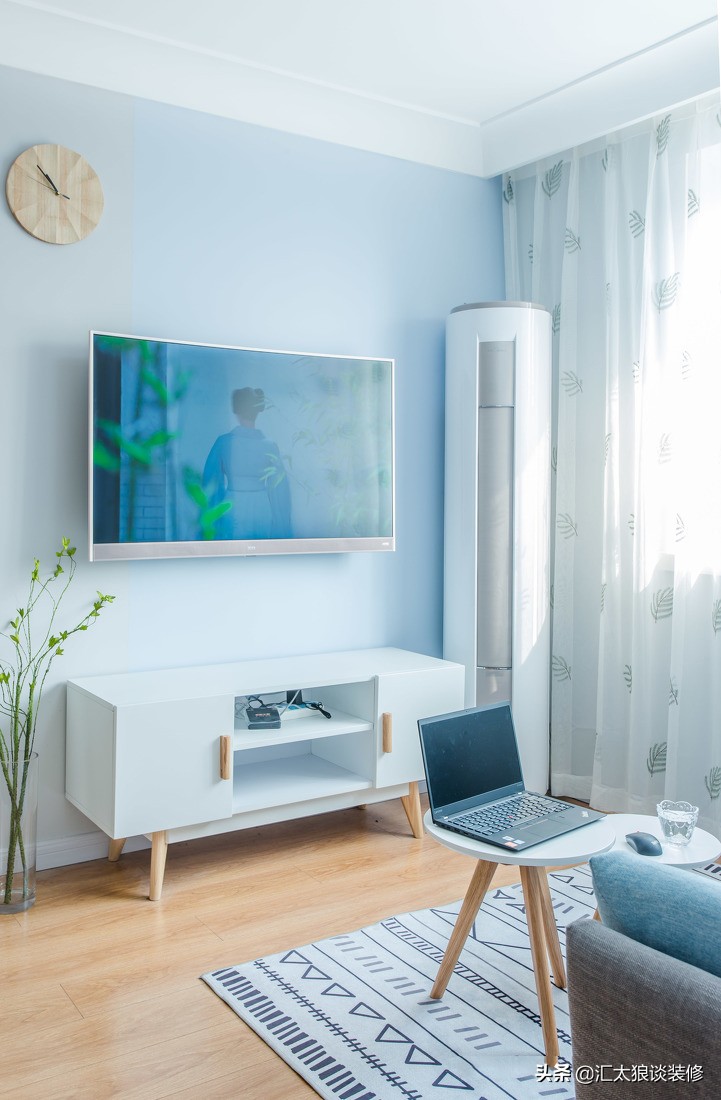 她家装修很简单,她家两居室装修太惊艳了