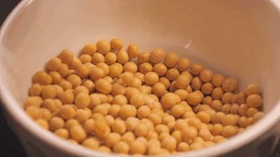 中老年人蛋白质摄入量,中老年人每天蛋白质摄入量多少