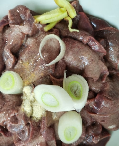 土匪猪肝香辣开胃下酒又下饭,香辣猪肝湖南特产麻辣零食的做法