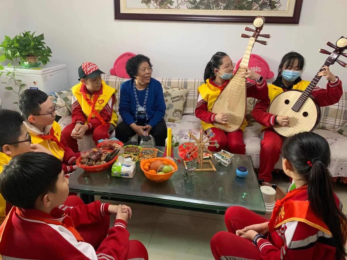 雏鹰小队进社区志愿服务活动,雏鹰假日小队志愿服务活动