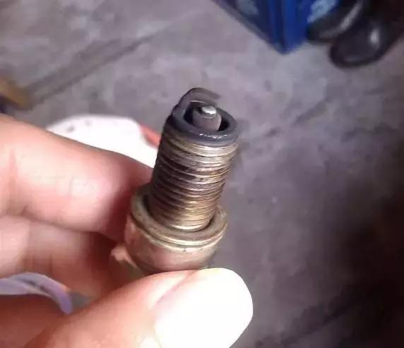 方向盘发抖跑偏是什么原因,踏刹车方向盘发抖是什么原因