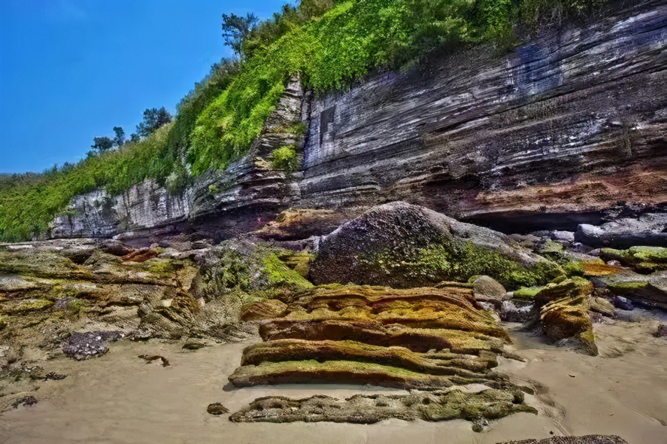 北海涠洲岛火山国家地质公园观赏,游览北海涠洲岛火山口地质公园